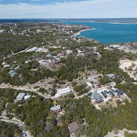 Texas Charm Cottage - 1 Block From The Lake & Hill Country Views